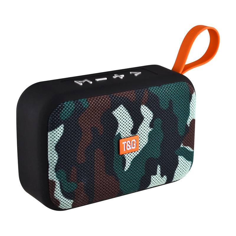 Portable Bluetooth speaker with camouflage design and orange strap, features USB interface, 600mAh battery, extended 32GB storage, radio function, and key operation.